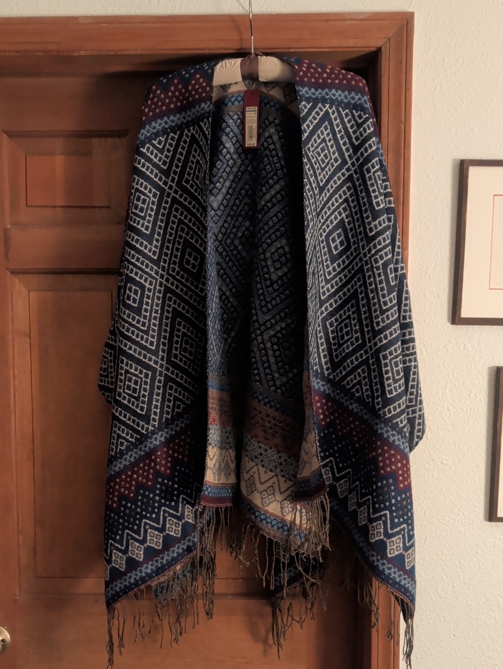 Merona NWT Boho Geometric Knit Shawl Wrap in Navy and Cream -